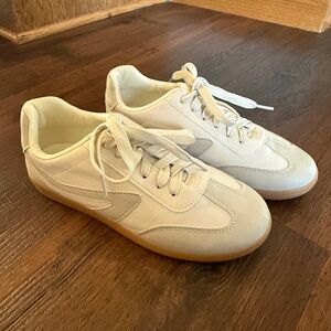 DV by Dolce Vita Cream Sneakers